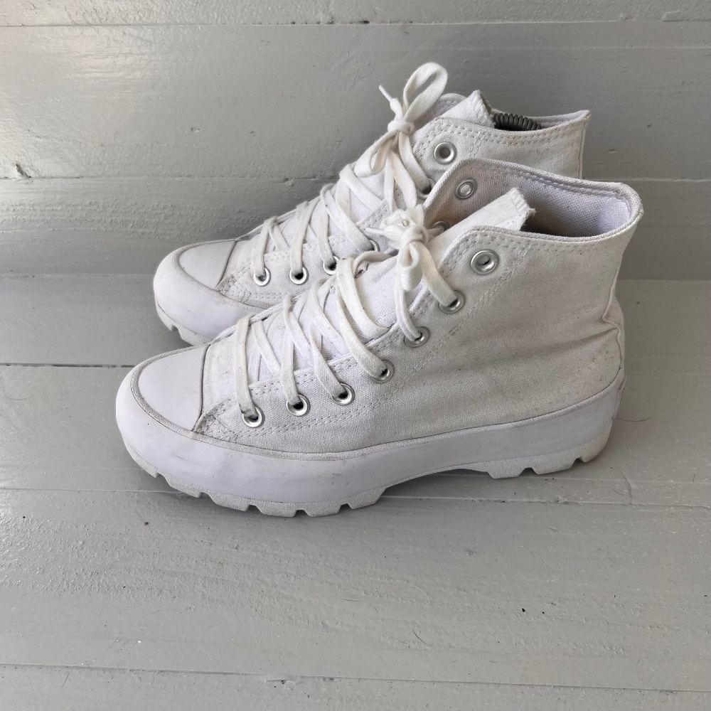 Converse Chuck Taylor All Star Shoes Women's 7.5 White Lugged High Top 565902C
